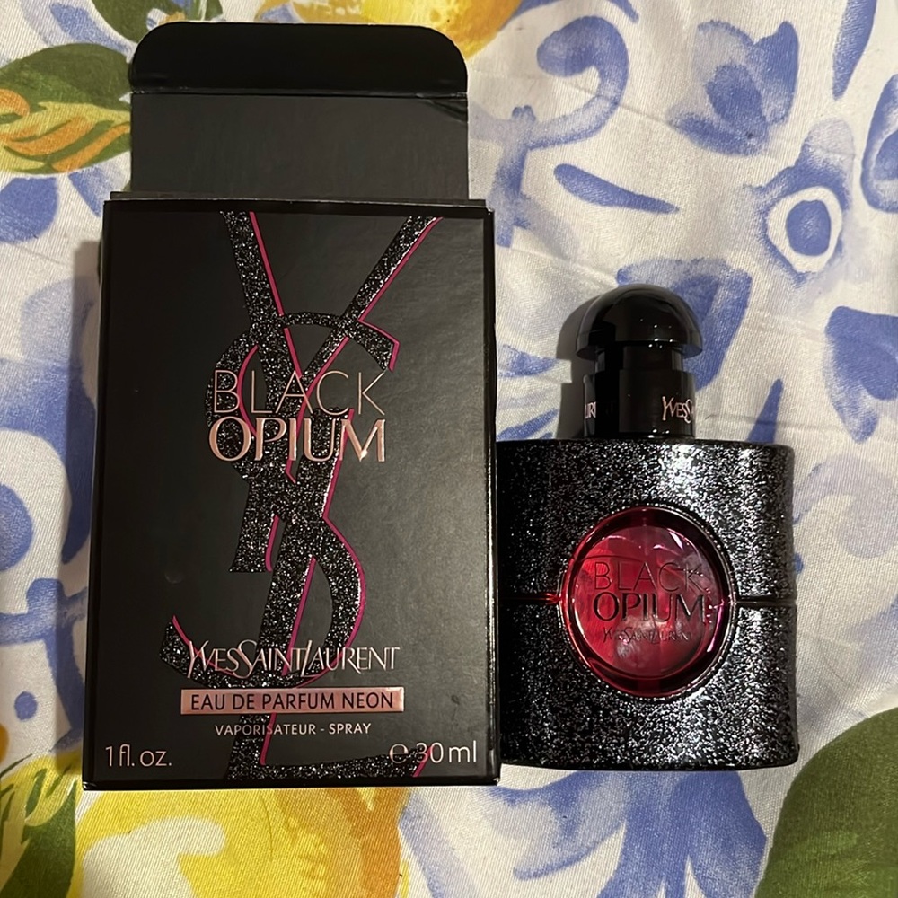 YSL Black Opium (Neon)